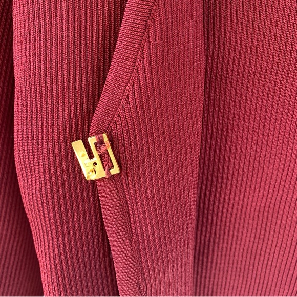 ZARA BURGUNDY CARDIGAN WITH GOLD CLASP - Picture 7 of 8
